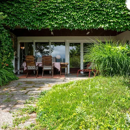 Gemuetliche Mit Terrasse Und Seeblick * Фельден-ам-Вёртер-Зе