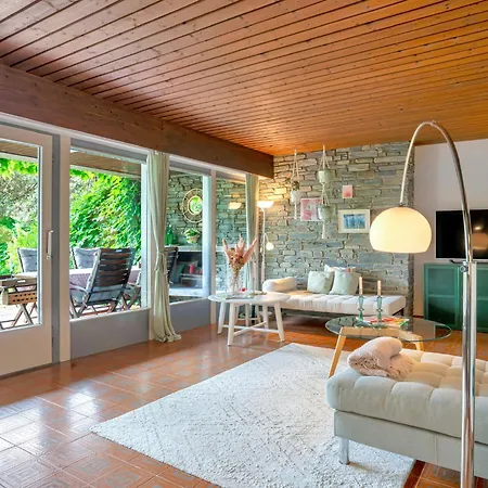 Gemuetliche Mit Terrasse Und Seeblick Apartamento Velden am Wörthersee