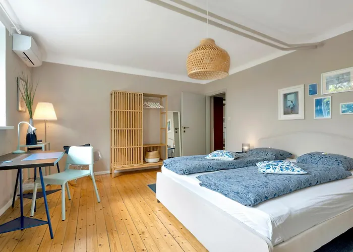 Gemuetliche Mit Terrasse Und Seeblick Apartman *