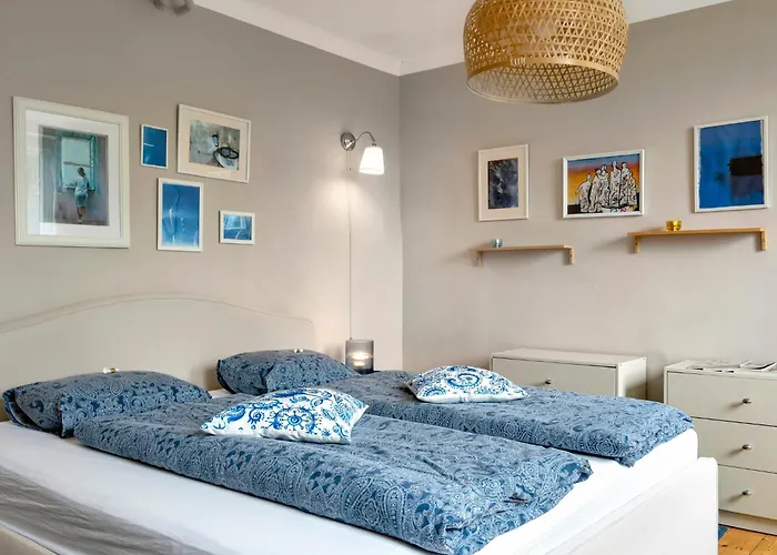 Gemuetliche Mit Terrasse Und Seeblick