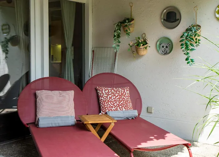 Gemuetliche Mit Terrasse Und Seeblick