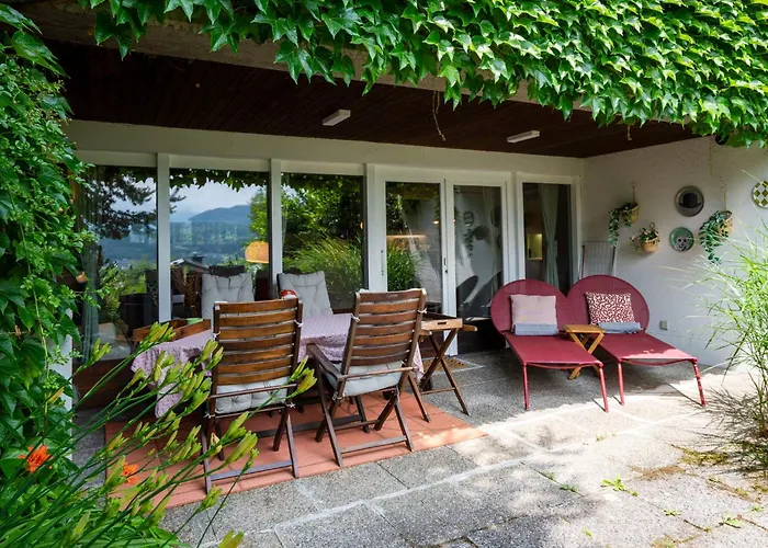 Gemuetliche Mit Terrasse Und Seeblick Apartman *